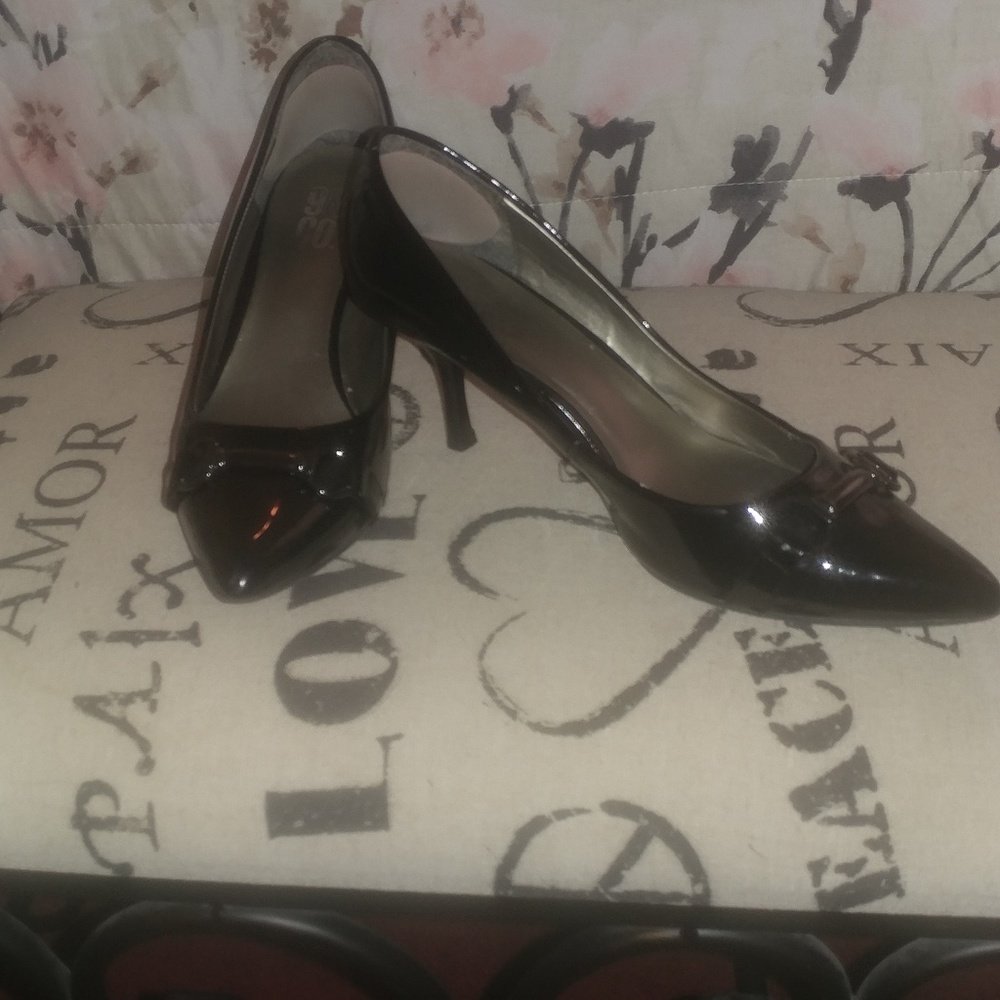 Shoes - Picture 2 of 3